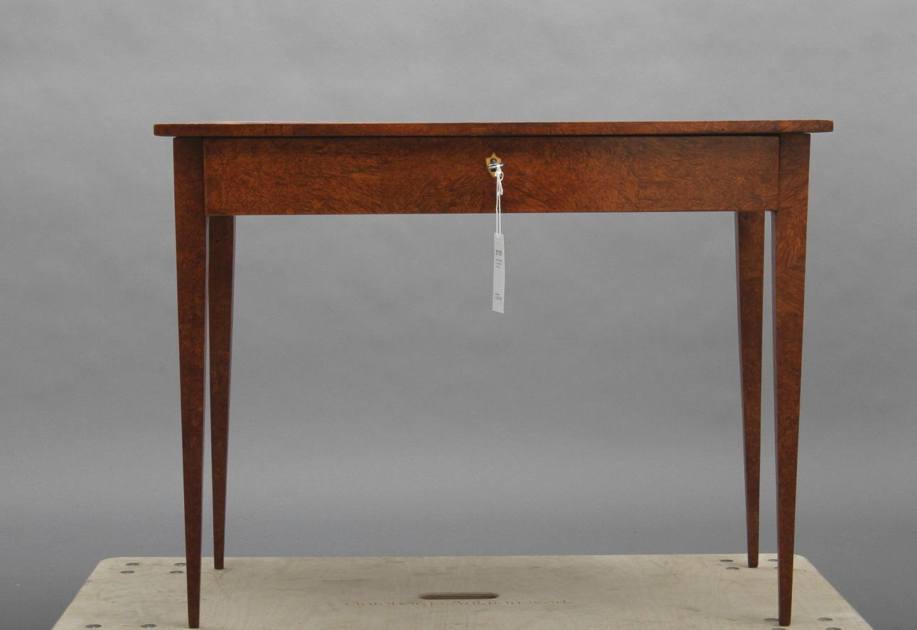 DAMSKRIVBORD, 1800-talets förra hälft.