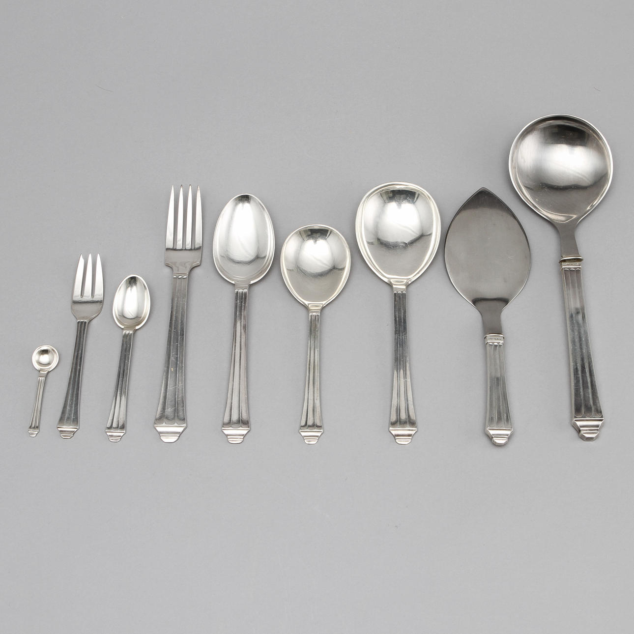 BESTICKSERVIS, "Arvesölv nr. 6", Hans Hansen, 51 delar, silver. Vikt (inklusive stålblad) ca 2090g.