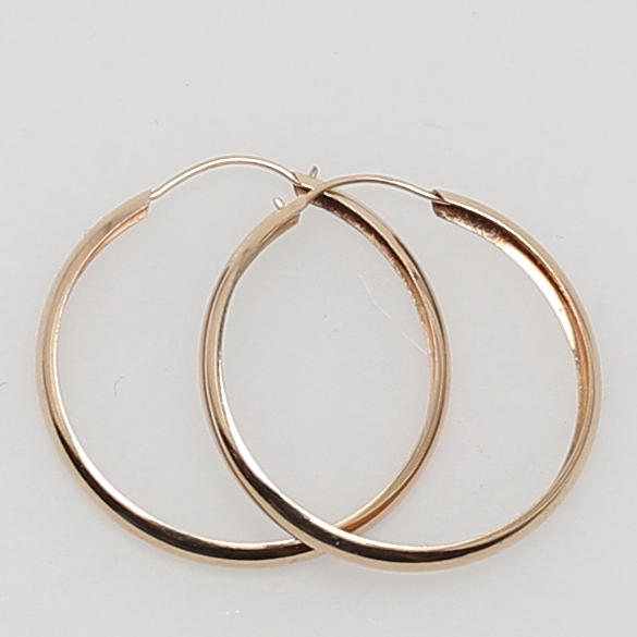 ÖRHÄNGE. 1 par. Gult guld. 18K.