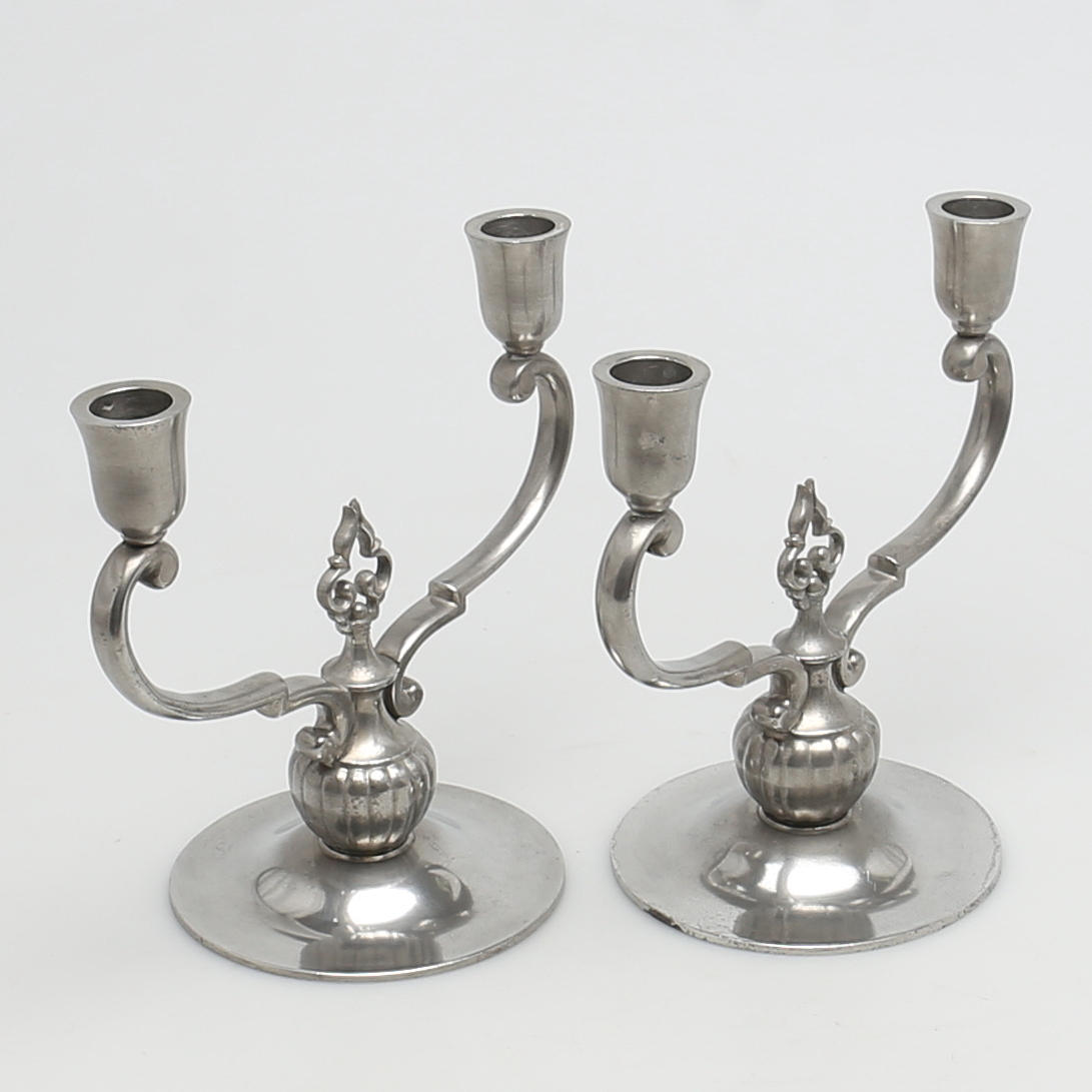 LJUSSTAKAR i tenn. Art Deco. Ett par. Kandelaber. GAB. 1933.