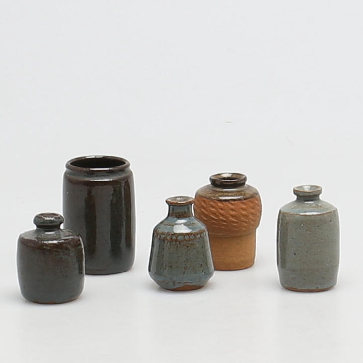 GUNNAR HANSSON. Miniatyrer i keramik. 5 st. Signerad G H.