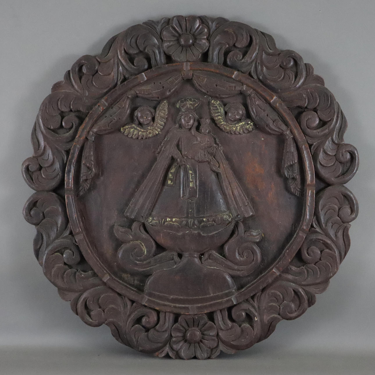 PLAQUE with MADONNA RELIEF, wood.