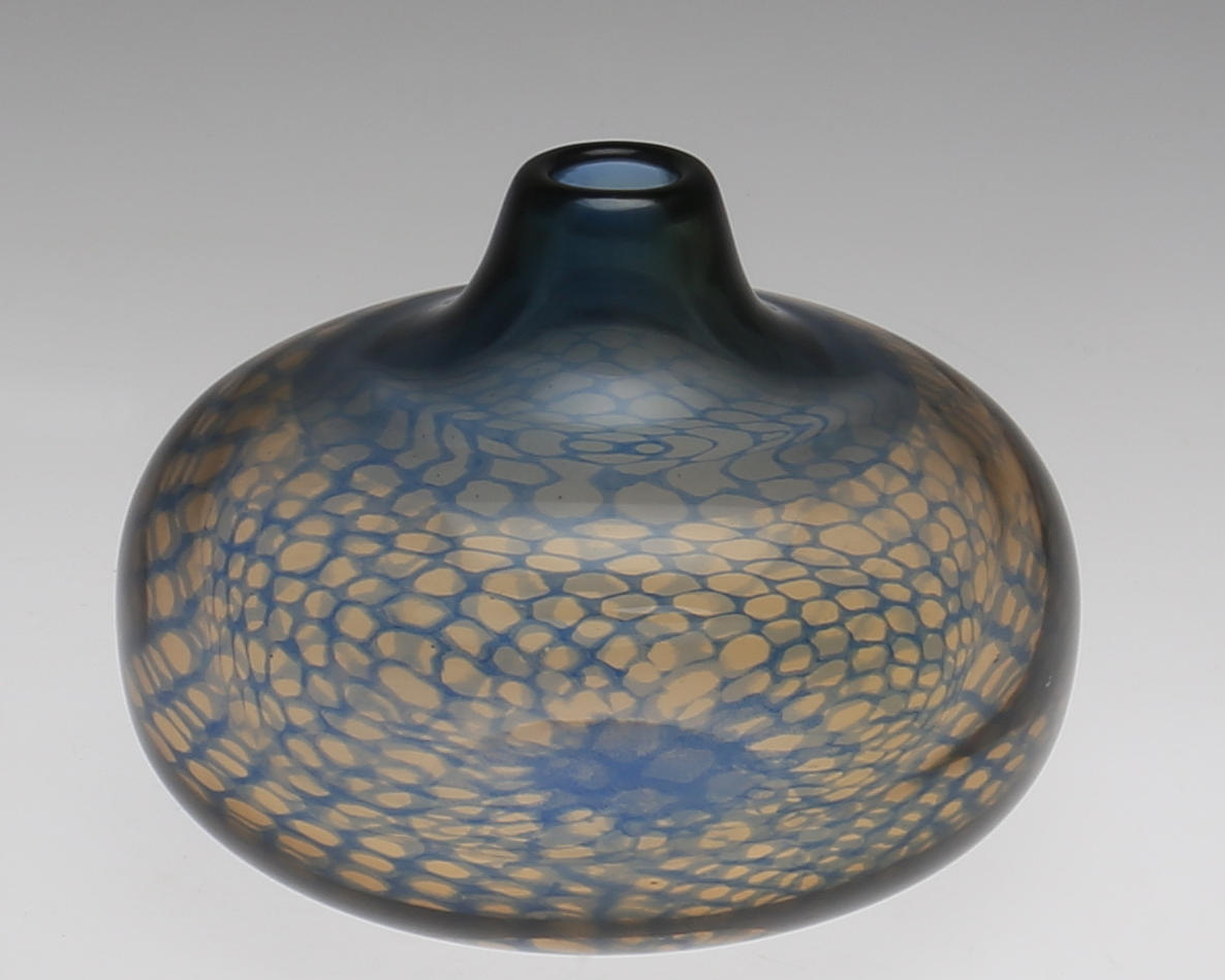 VAS i konstglas. Signerad Orrefors, Brynja nr 469 Sven Palmqvist, (1967 unikat).