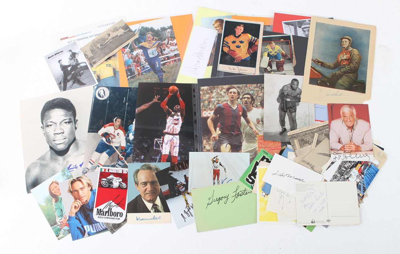 PARTI AUTOGRAFER och IDOLBILDER, ca 80 st, ej identifierade.