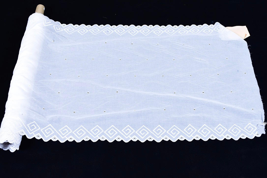 CURTAIN FABRIC, approx. 10 metres.