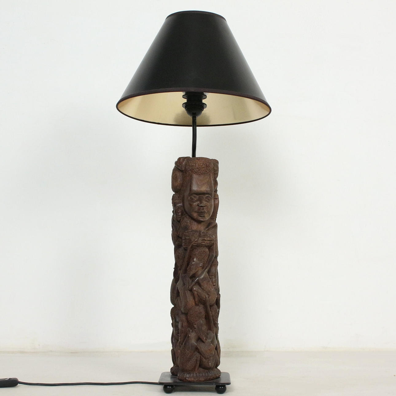 Tischlampe, Holz, Afrika.