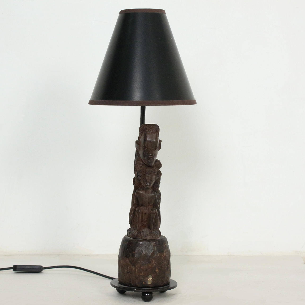 Tischlampe, Holz, Afrika.