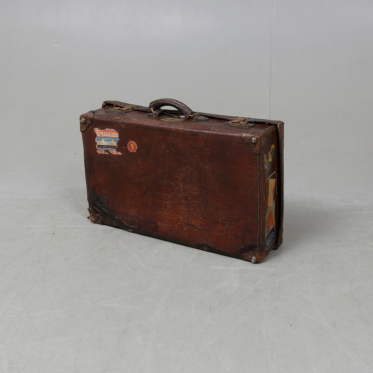 TRAVEL BAG, leather, 1920s/30s.