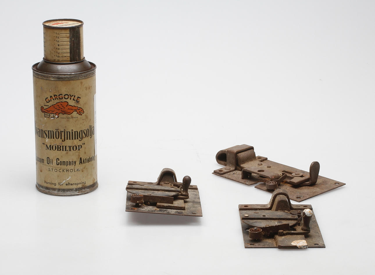 ÄLDRE LÅS, samt flaska, Gargoyle.