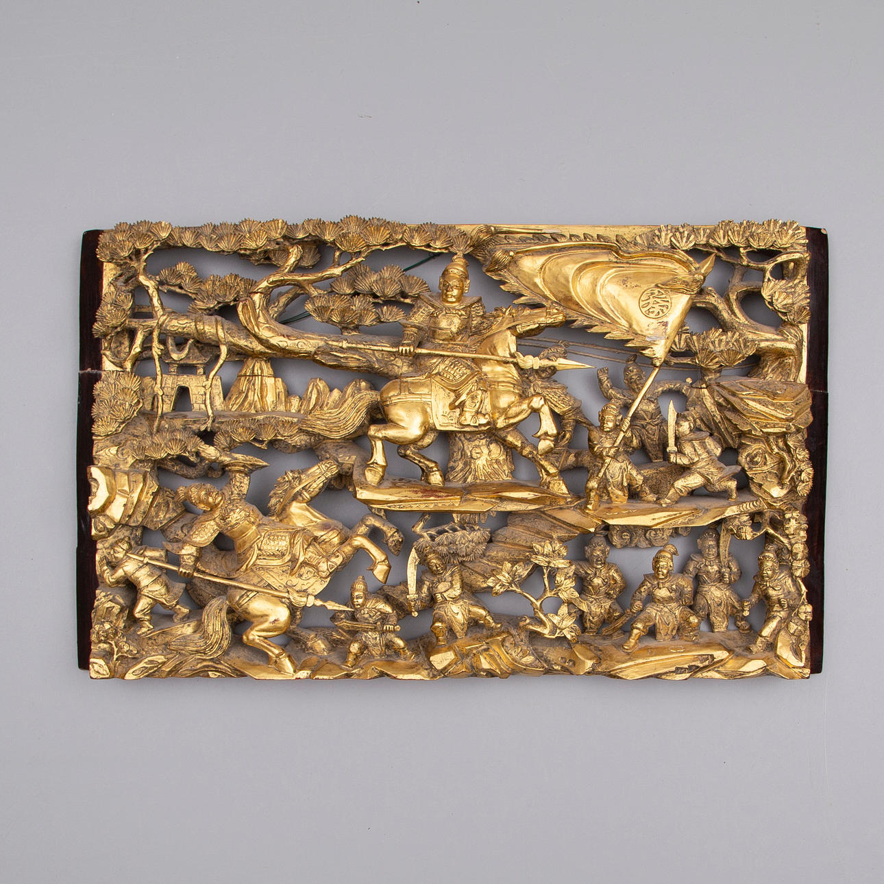 VÄGGRELIEF, trä, förgylld, Kina, 1900-tal.