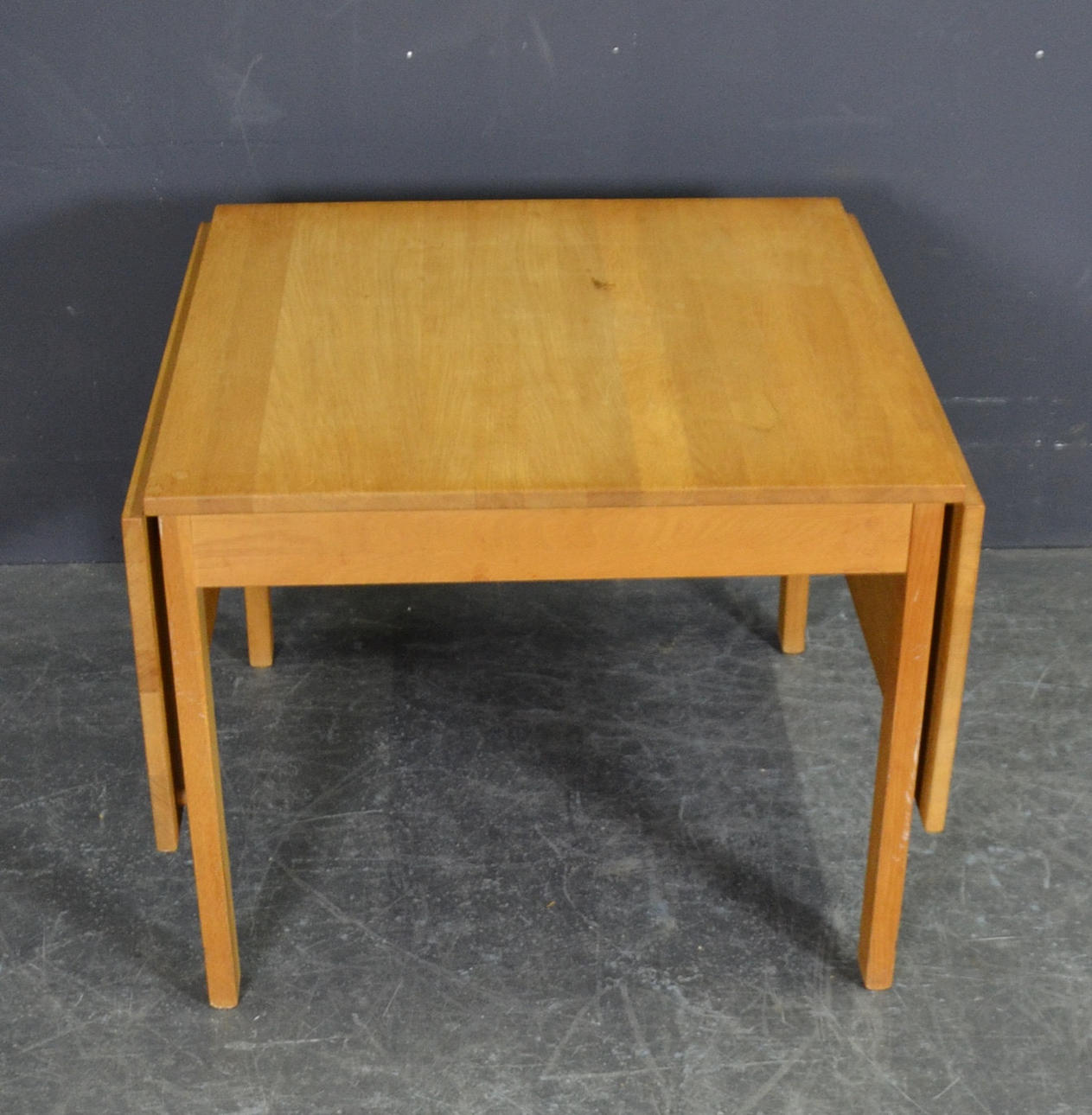 FÄLLBART BORD SOFFBORD.