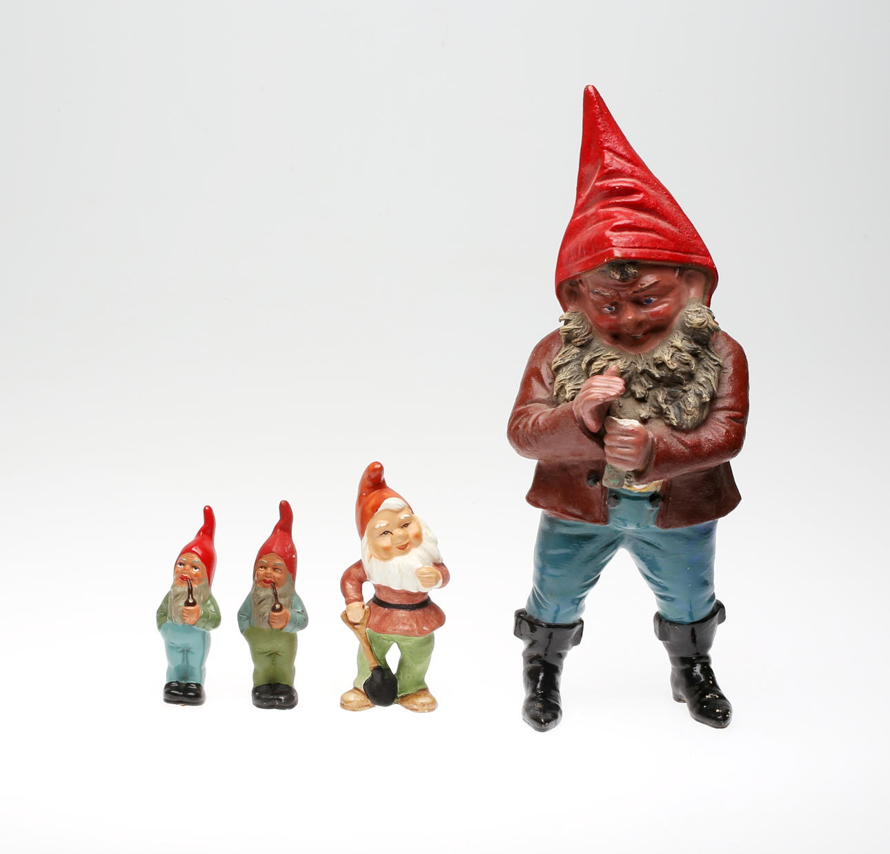 KERAMIKTOMTAR, 4 st. 1900-tal.