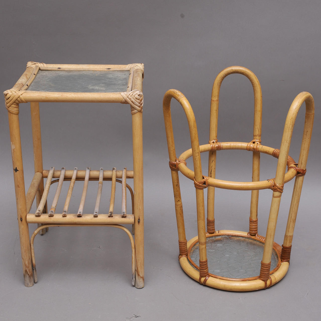 BLOMPIEDESTALER, 2 st, rotting & glas, 1900-tal.