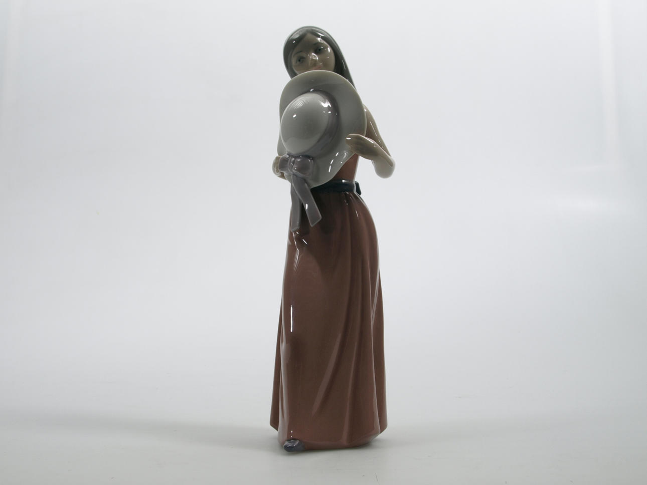 FIGURIN, porslin, Flicka med hatt, Lladro.