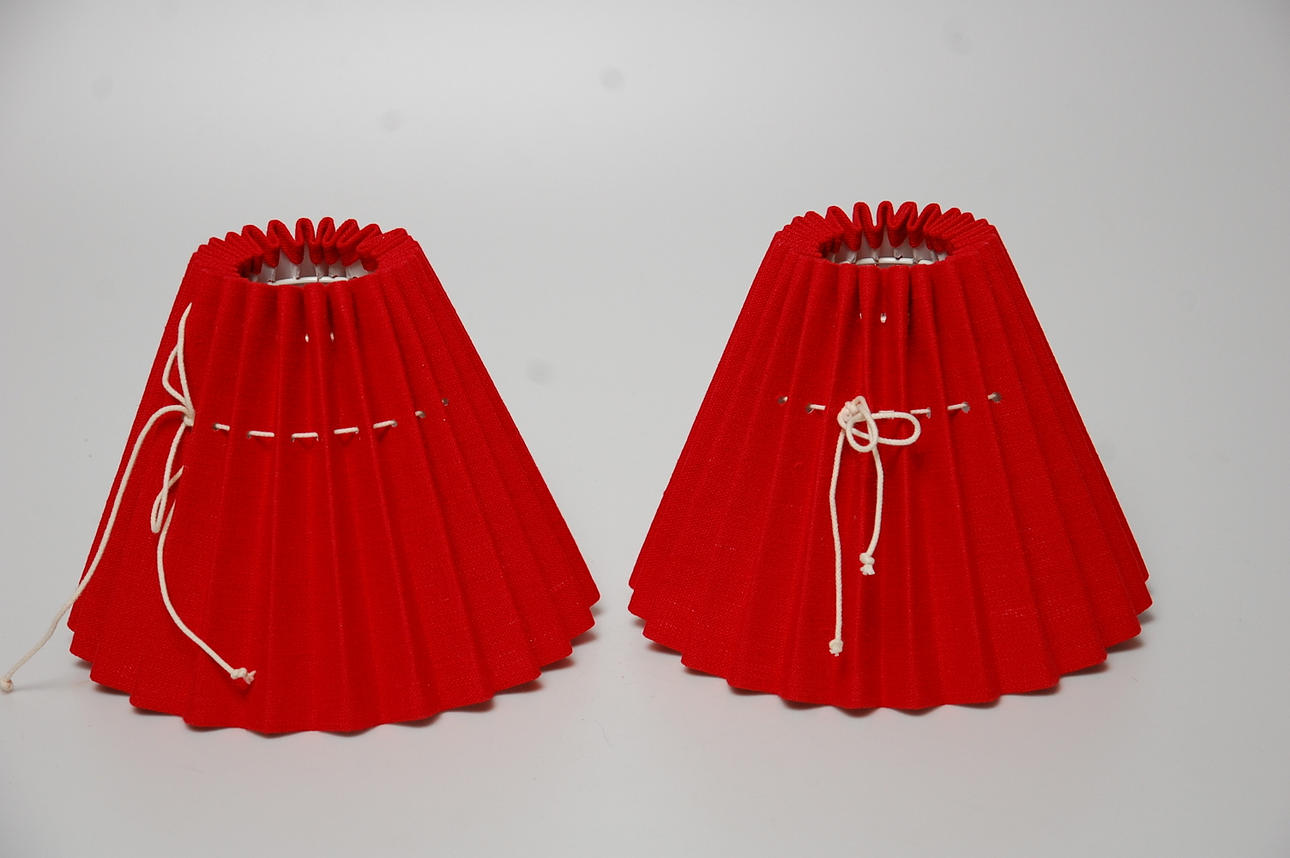 LAMPSKÄRMAR, 1 par, handgjorda, nya.