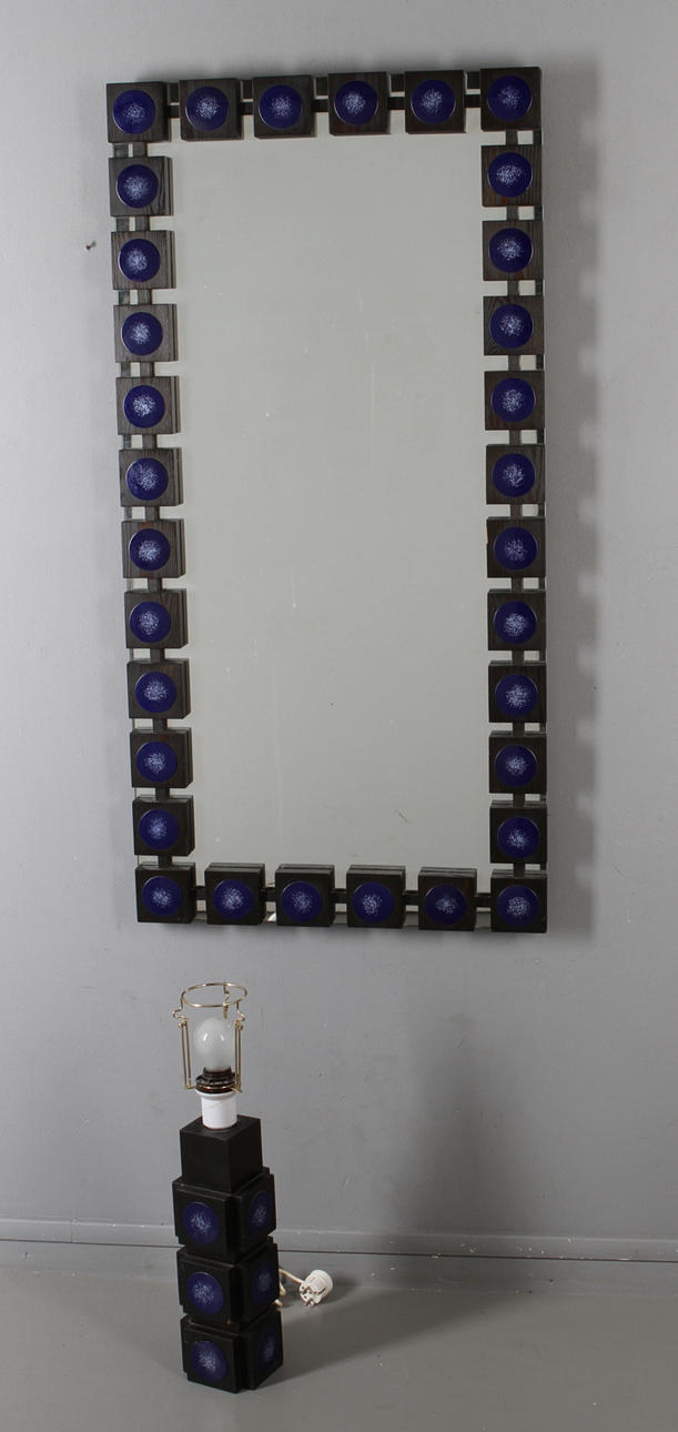 SPEGEL samt LAMPA, emaljdekor, 1960/70-tal.