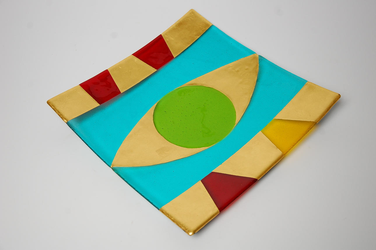 HELENA GIBSON. fat, glas " kärlekens öga " signerat.