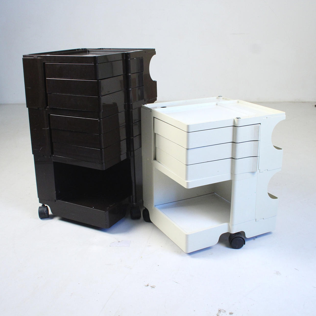 JOE COLOMBO. 2 Boby rullecontainere til Bieffeplast, designet i 1968.