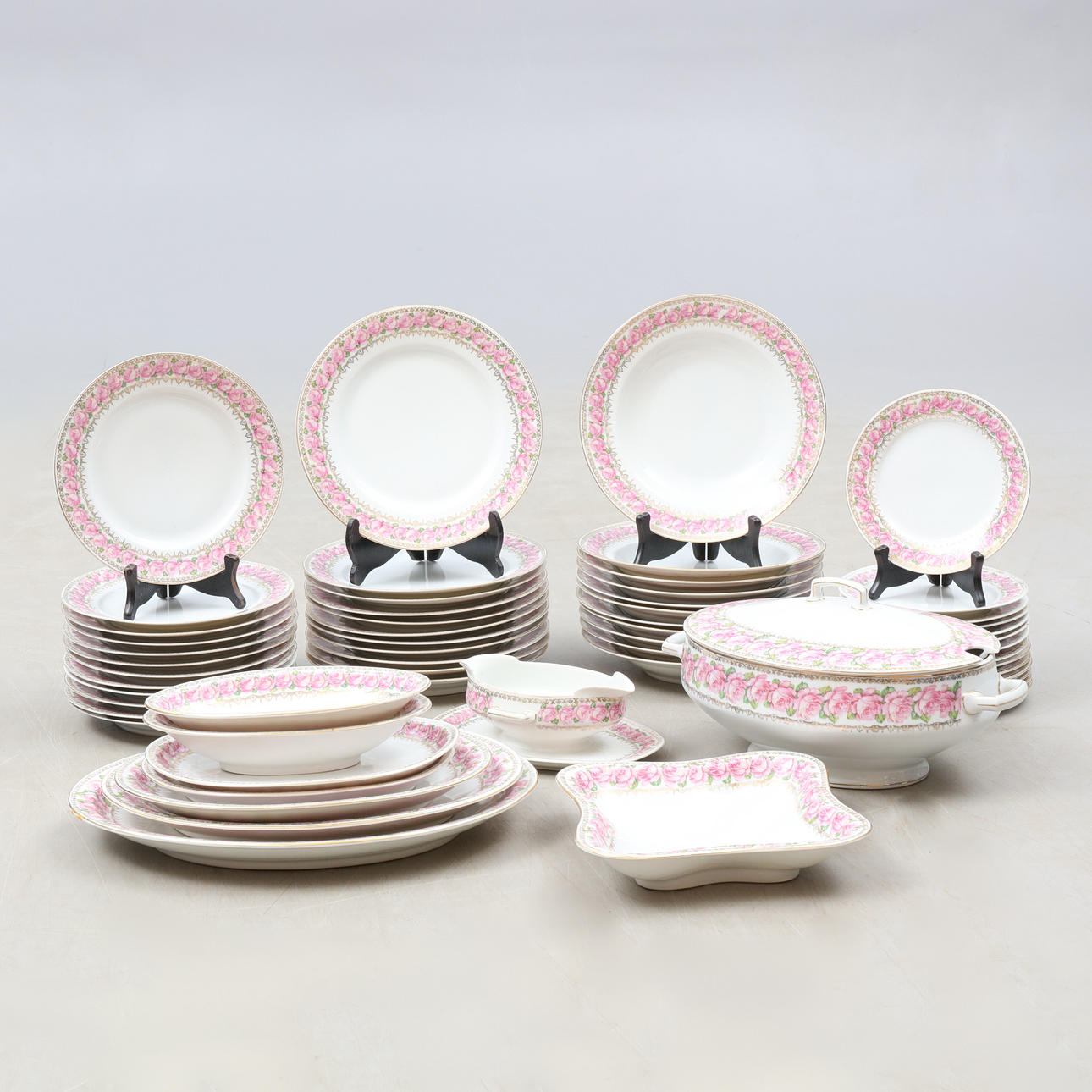 SERVIS, 58 stk., Victoria og MZ Østrig.