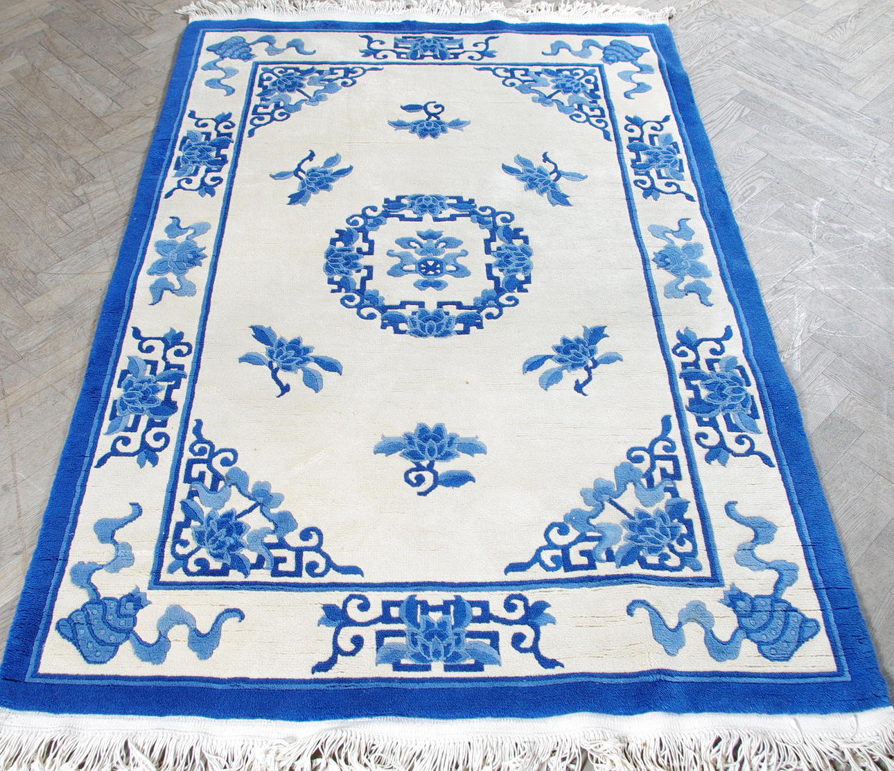 KINAMATTA, 207 x 137 cm.