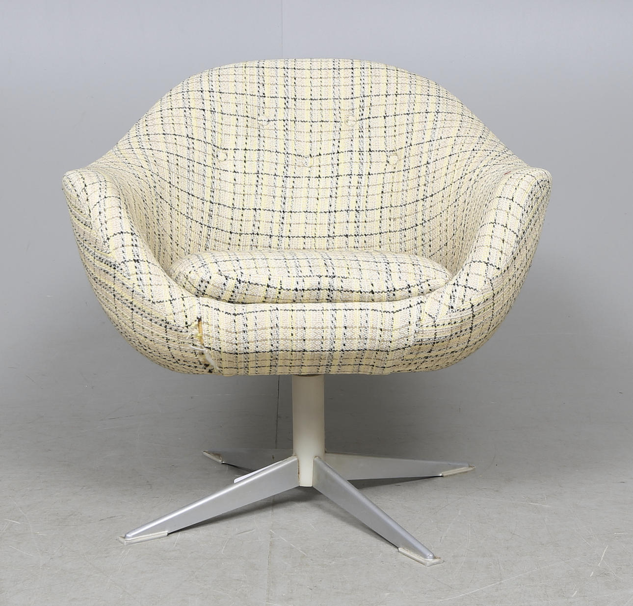 SNURRFÅTÖLJ, 1960-tal.