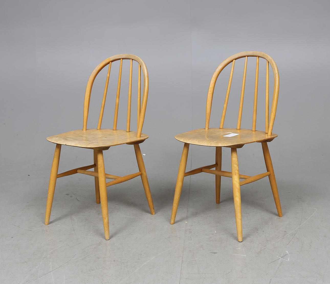 STOLAR, ett par, modell ur "Fanett" serien, IIlmari Tapiovaara, Edsbynverken, 1960-tal.