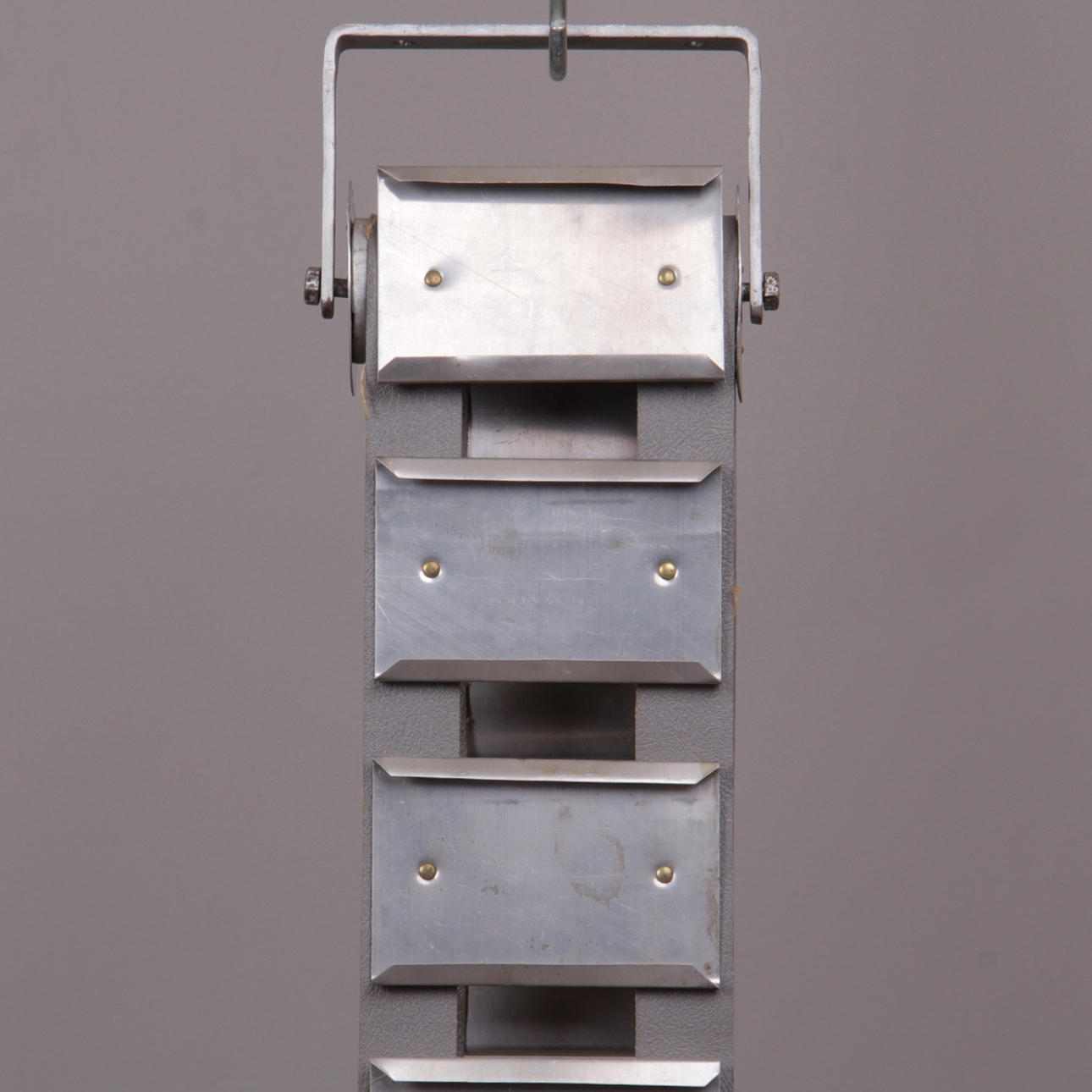 VYKORTSHÅLLARE, plåt, med rullfunktion, 1900-talets mitt.