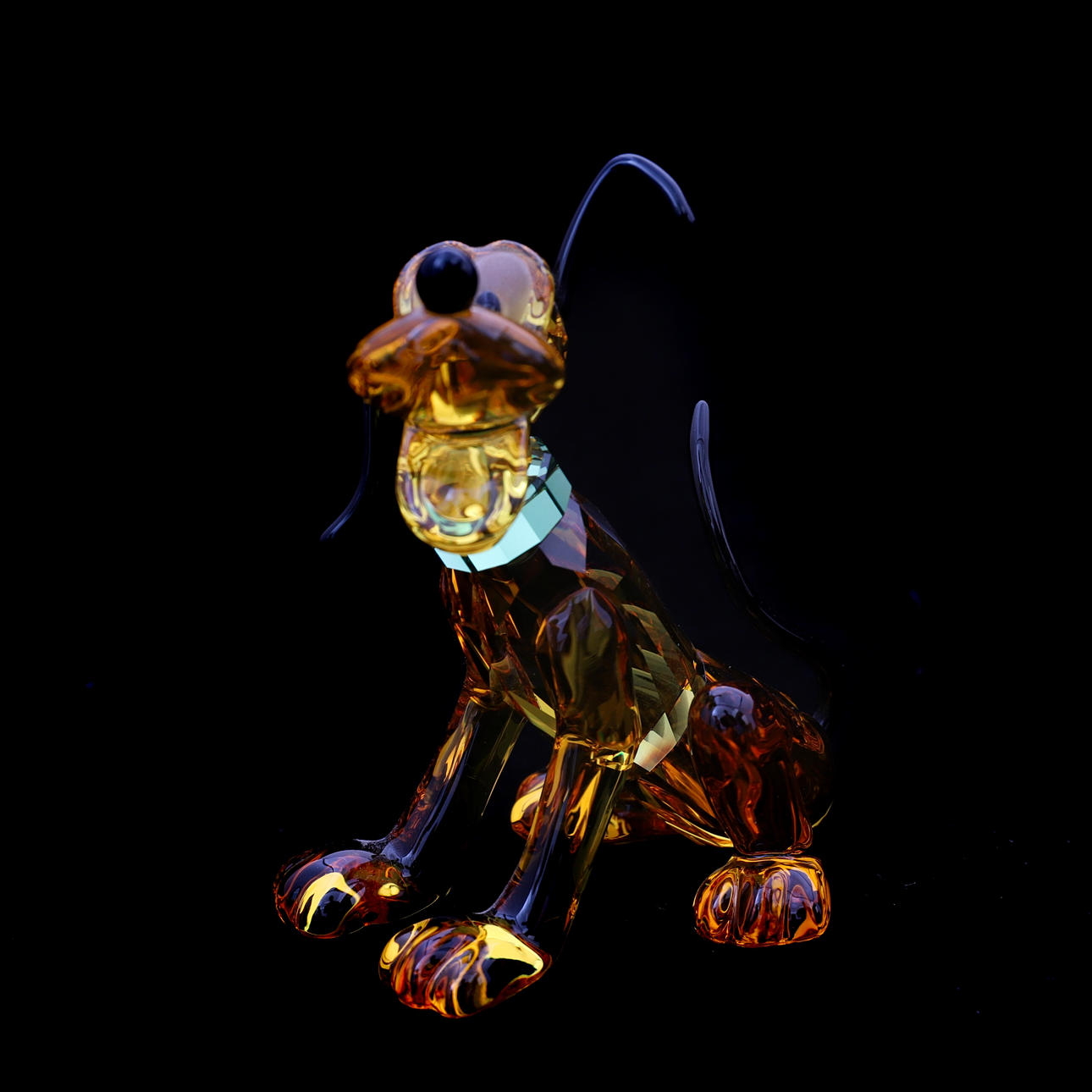 SWAROVSKI: DISNEY PLUTO (FARBE).