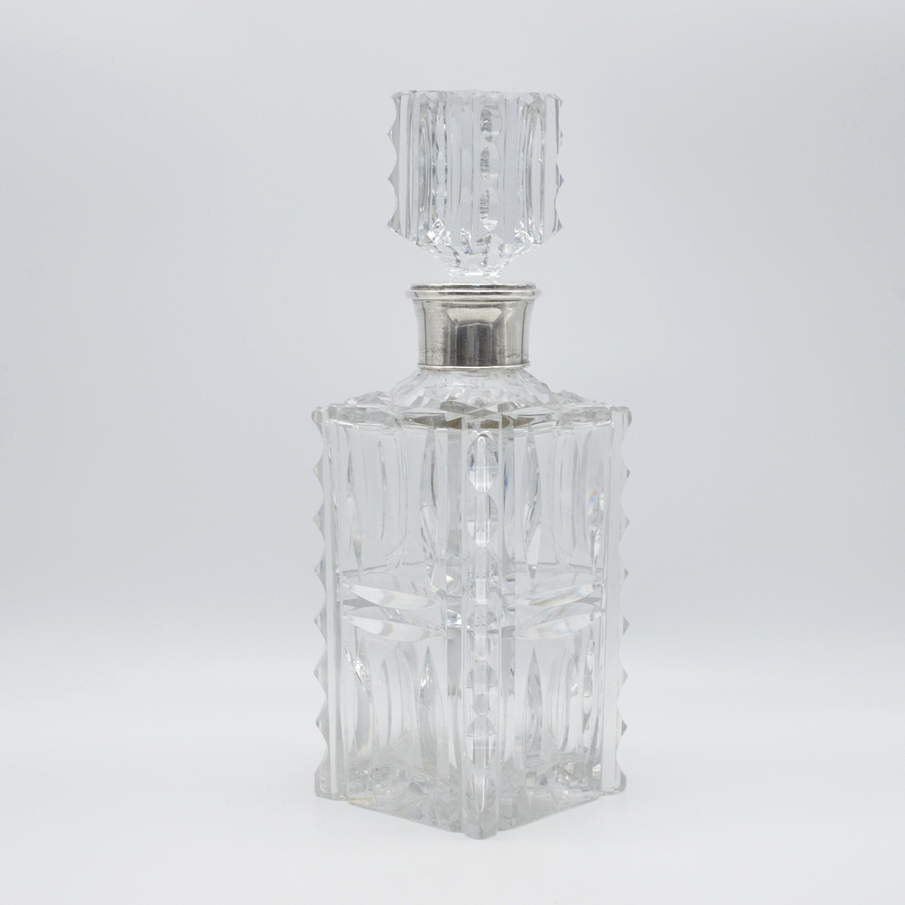 WHISKEY KRISTALL KARAFFE MIT 800ER SILBER.