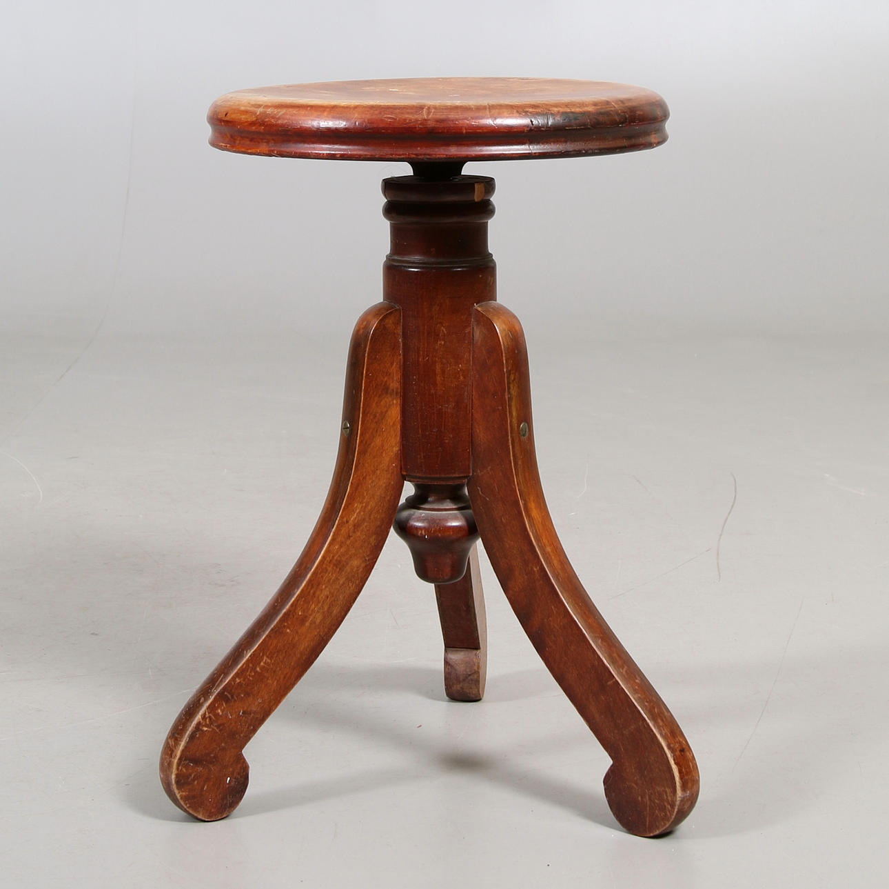 PALL, trä, 1900-tal.