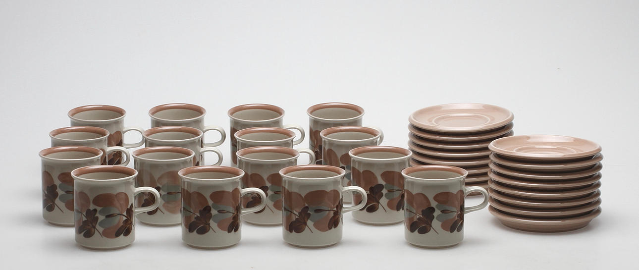 KAFFESERVIS, 16 koppar och 16 fat, "Koralli" Arabia.