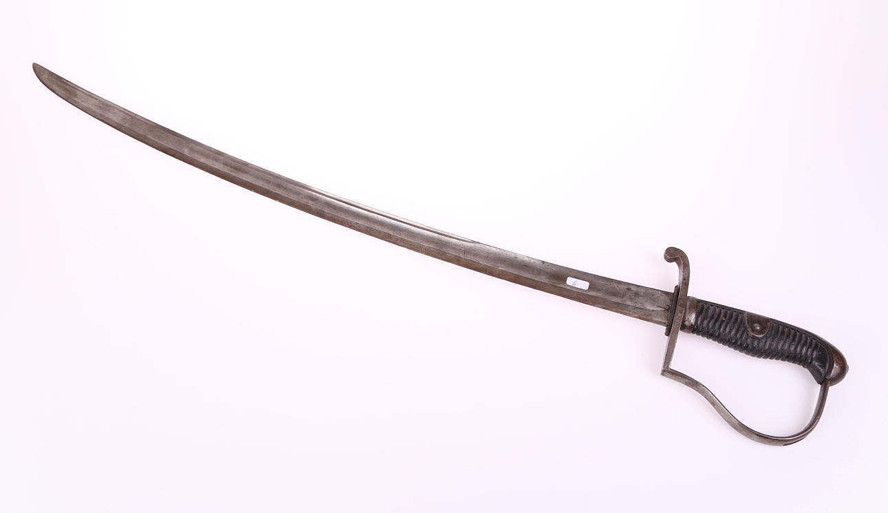 VÄRJA med trähandtag, metall, stämplad 35 R.A. 4.57, 1800-tal.