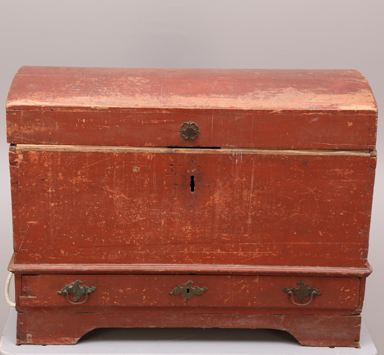 KAPTENSKISTA, trä, med låda, 1700-tal.