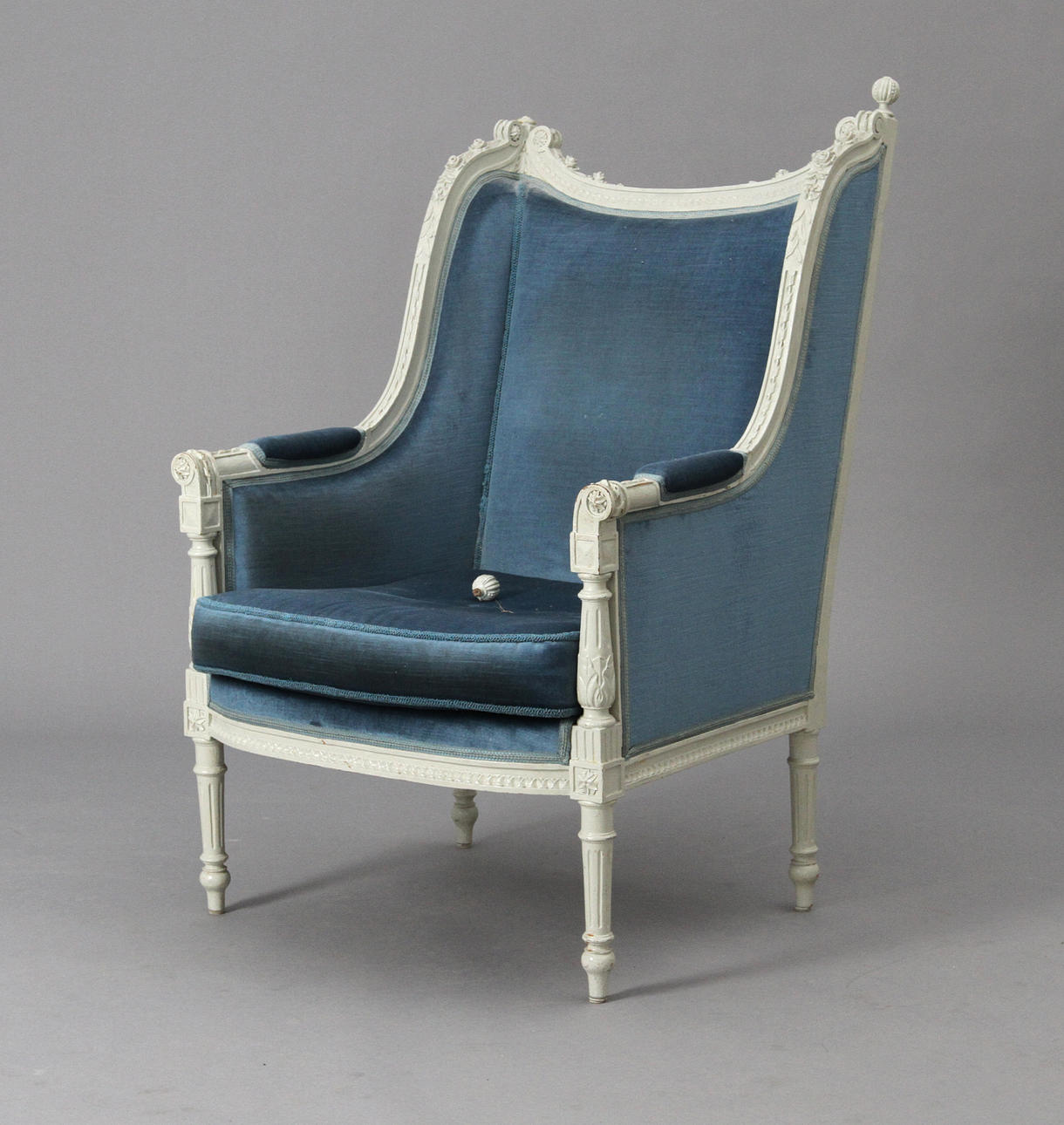 BERGÈRE, gustaviansk stil 1900-tal, vitmålad.