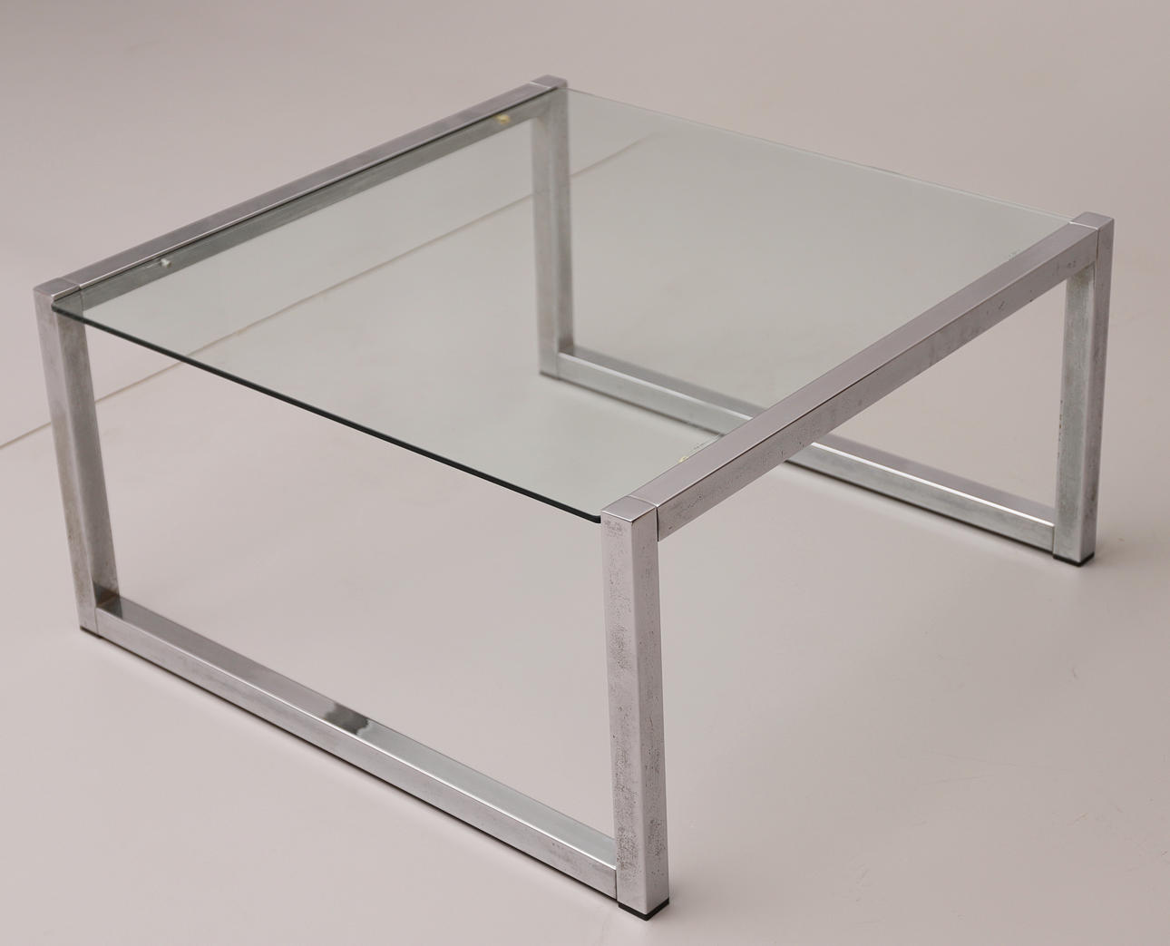 70'ER DESIGNBORD I KROMMETAL OG GLAS.