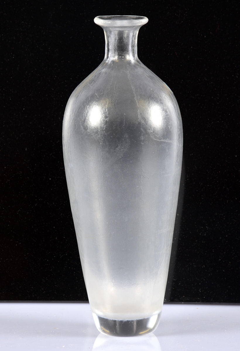 VICKE LINDSTRAND. FLASKA Orrefors.