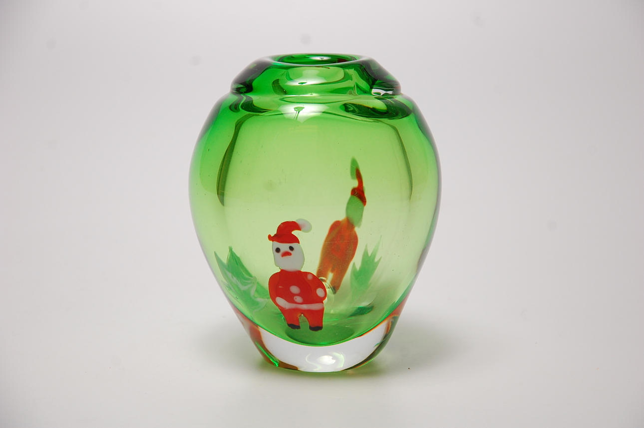 VAS, glas, " Tomtegraal " osignerad.