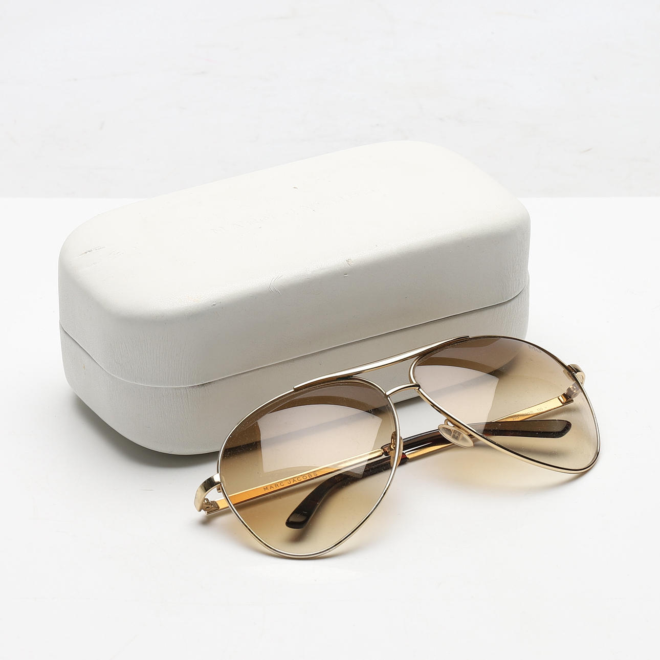 MARC JACOBS. aurinkolasit, Italia.