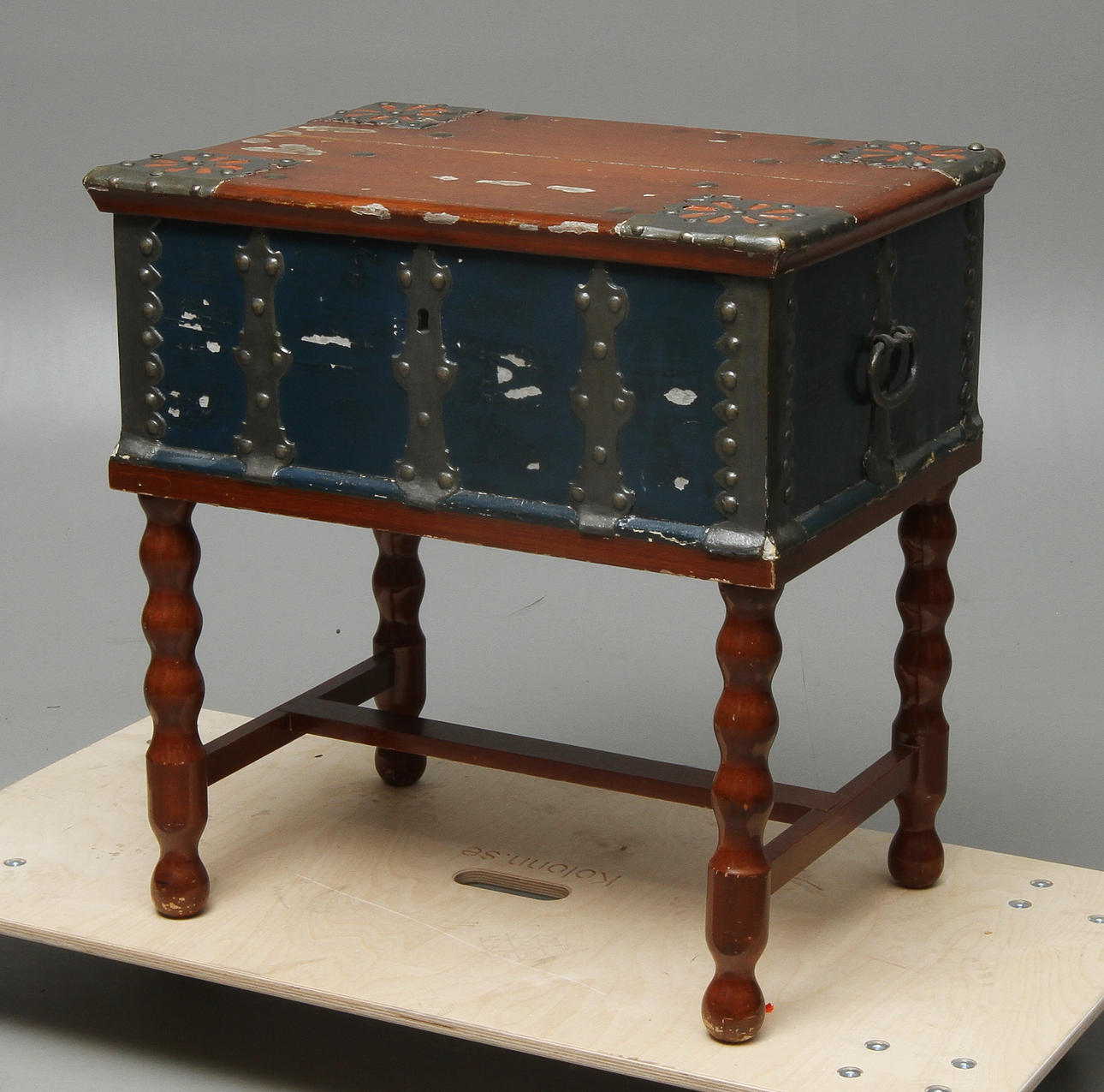 KISTA på benställning, 1800-tal.