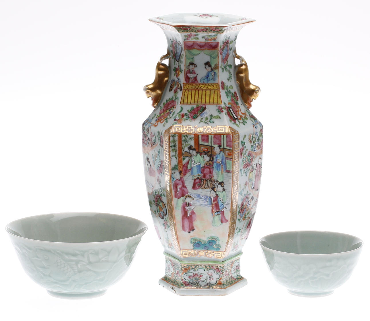 VAS samt 2 SKÅLAR, porslin, Kina.