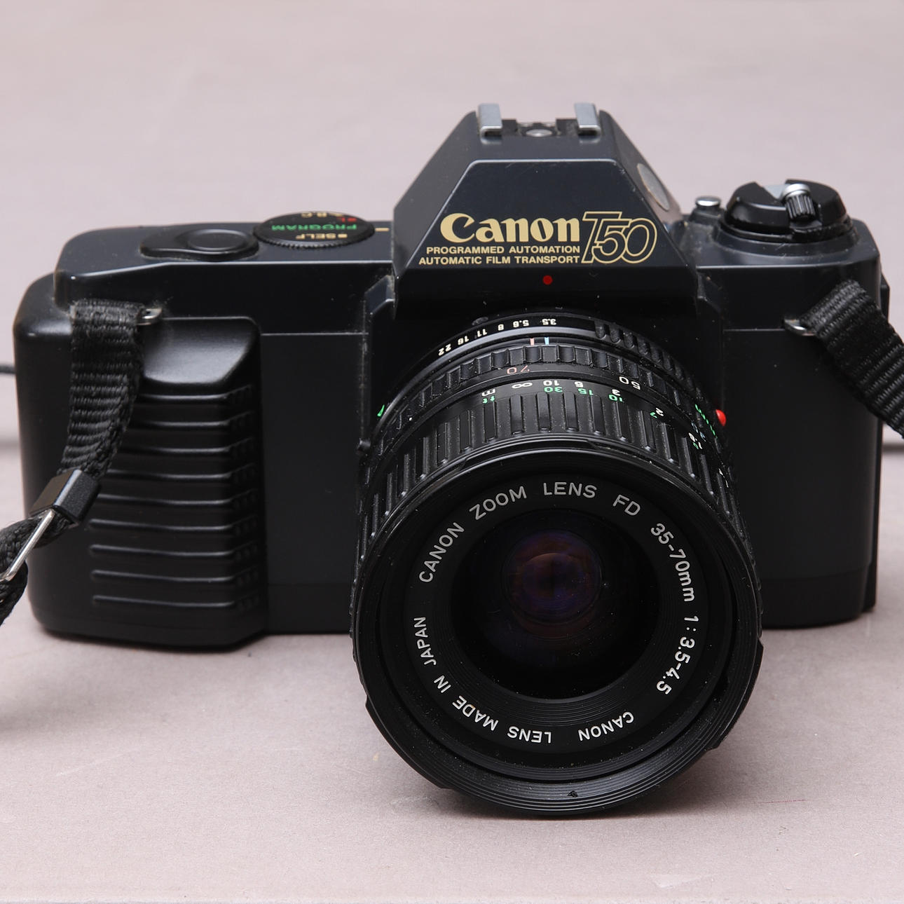 ANALOG SYSTEM CAMERA, Canon T50 with lens 35-70mm.