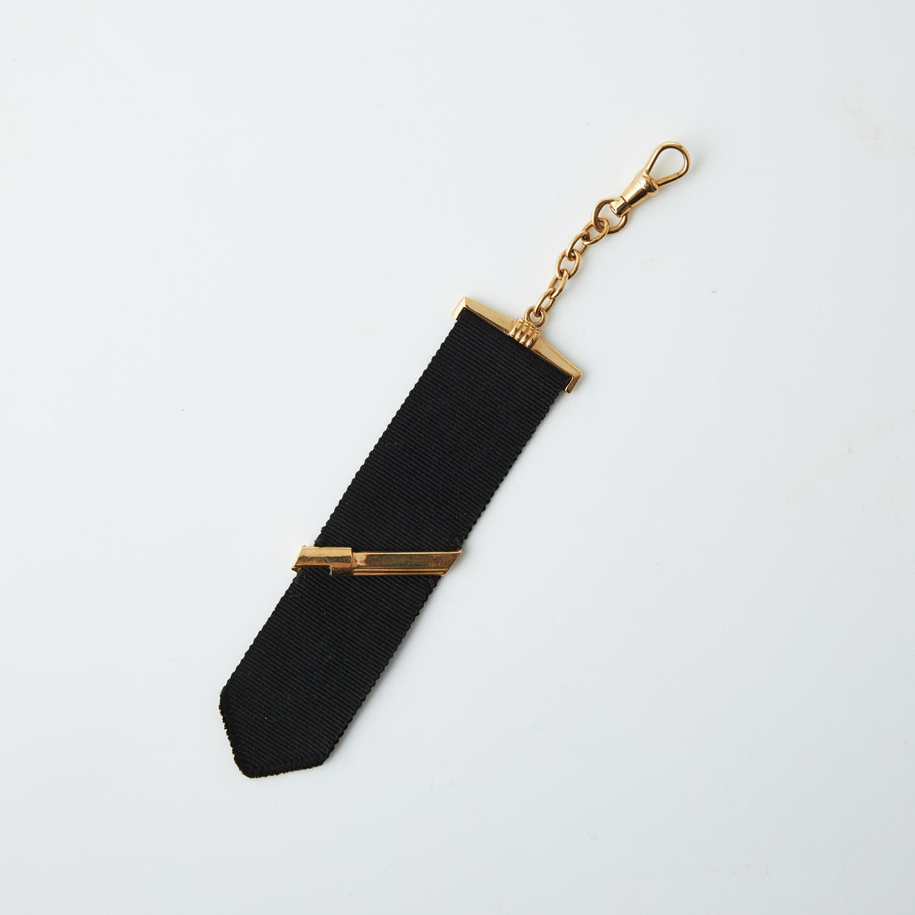 CHATELAINE, 18 k guld, ripsband.