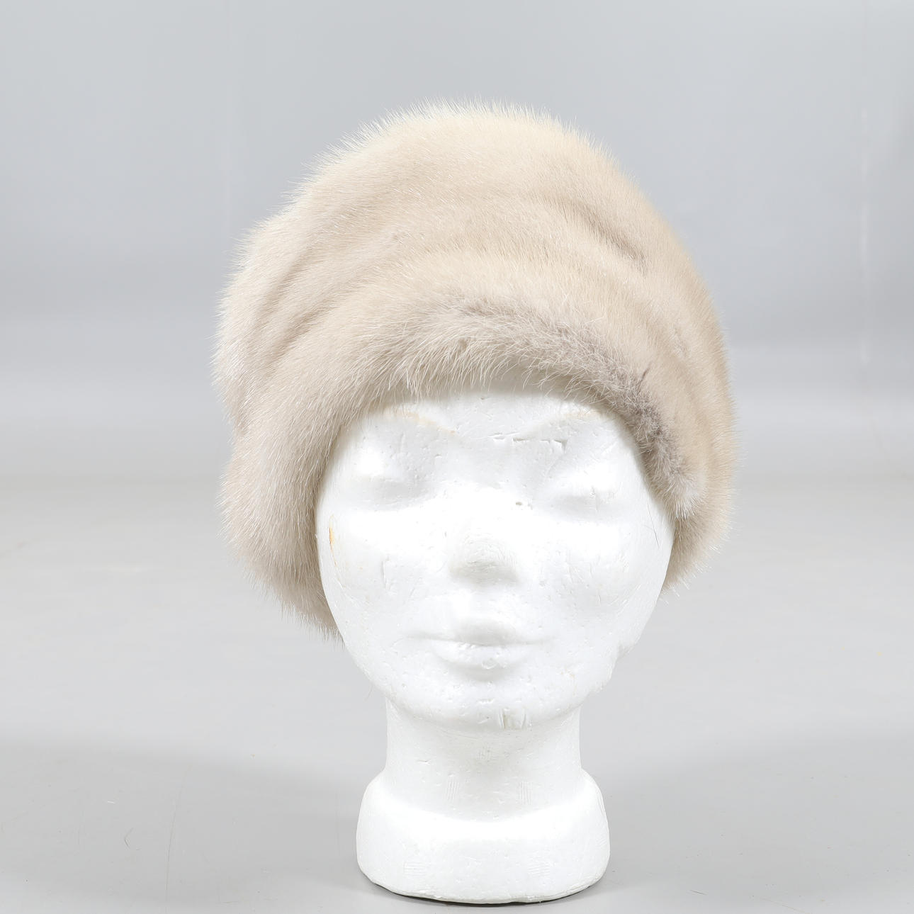 HUT / MÜTZE / Pelzmütze, weißer Nerz.