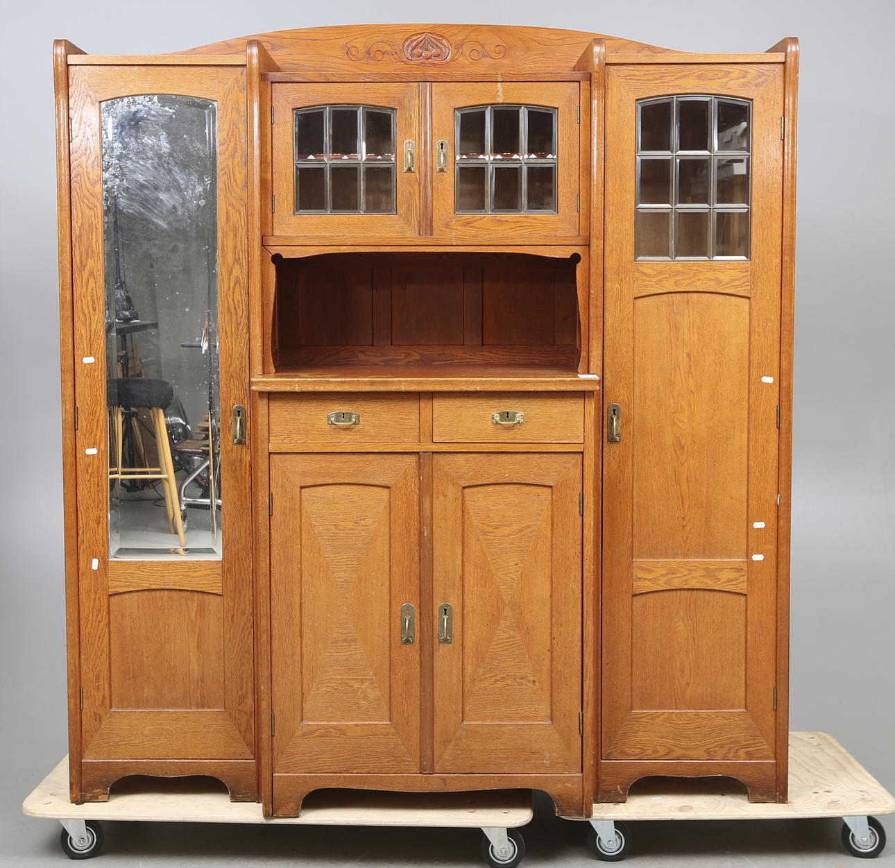 SKÅP, jugend, tidigt 1900-tal.