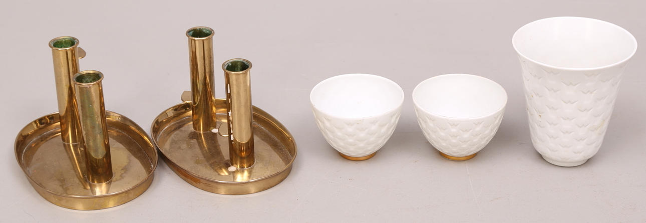 LJUSSTAKAR, ett par + KRONSKÅLAR, 3 st, varav ett par.