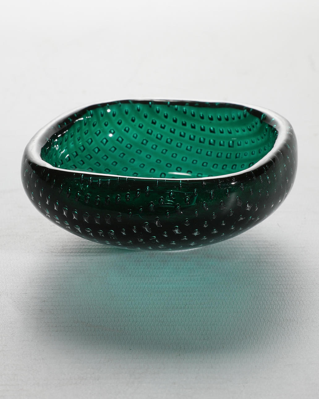 VENINI. Kleine Schale. Grüne Luftblase (12-69).