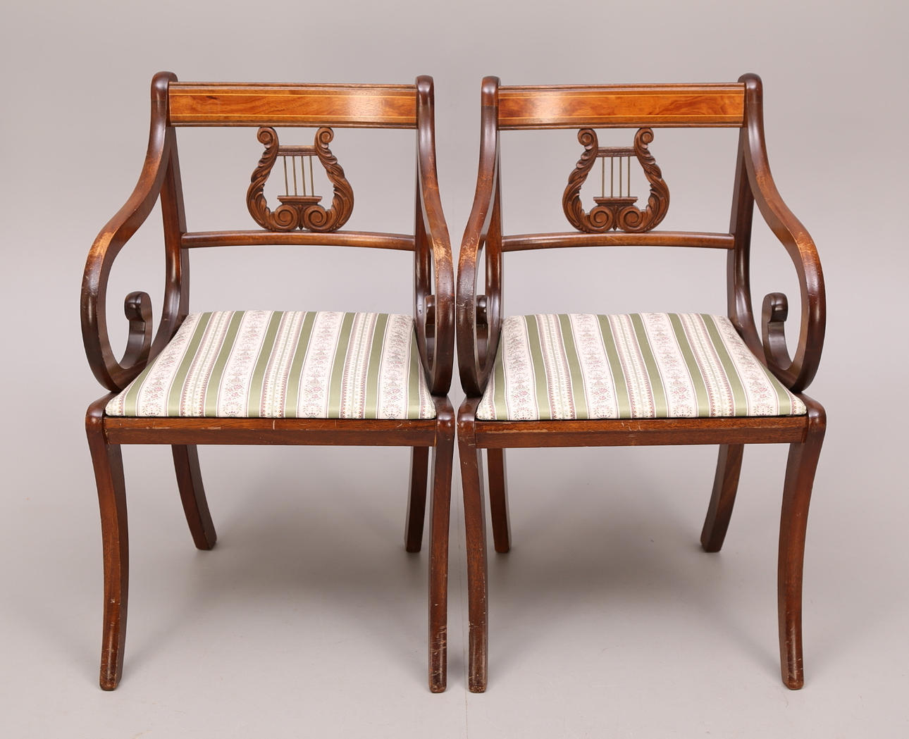 KARMSTOLAR, ett par, lyra, empire.