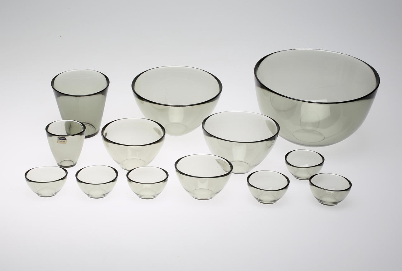 SVEN PALMQVIST. Skålar, Fuga, Orrefors, 13 delar.