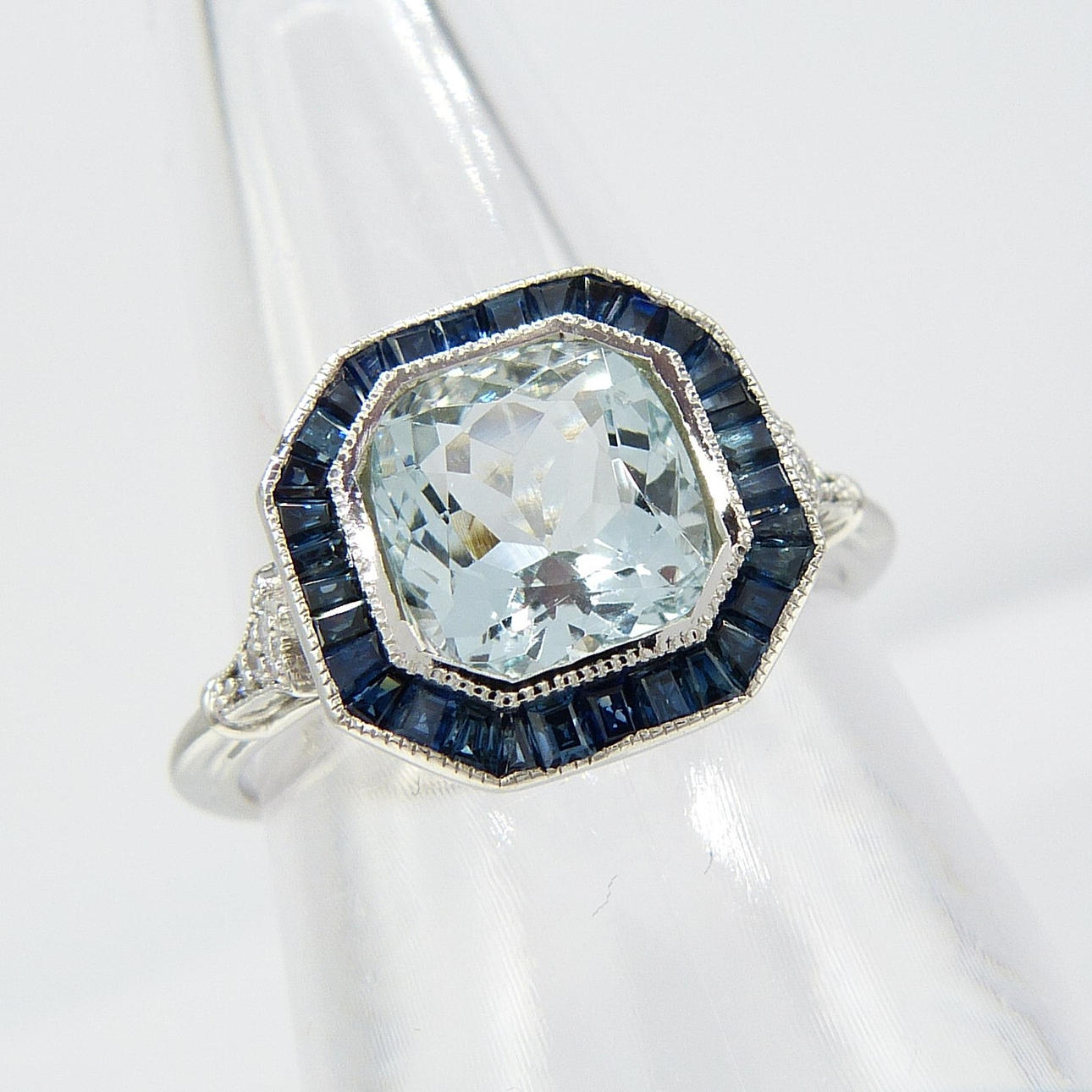 AQUAMARIN-, SAPHIR- UND DIAMANTRING.