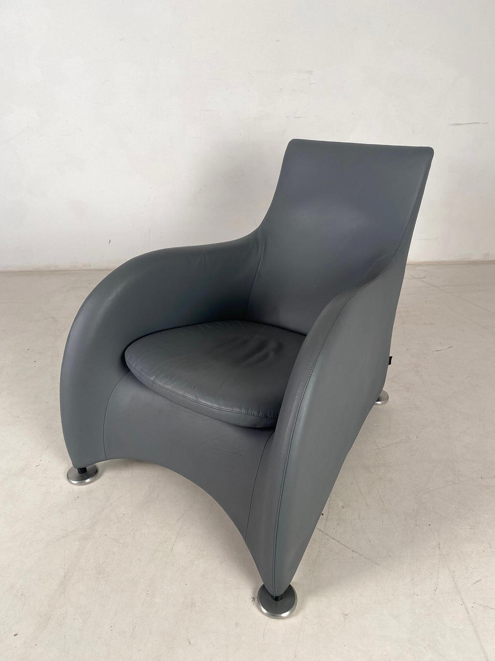 GERARD VAN DEN BERG. Sillón "Loge", Montis.